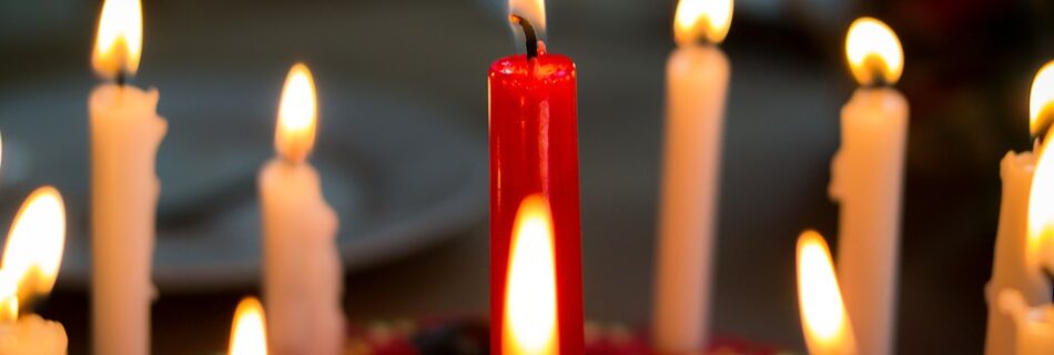 https://pixabay.com/en/candles-festival-birthday-advent-1008049/
